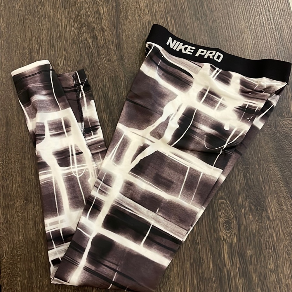 Nike pro women’s leggings